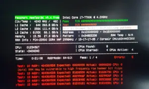 MemTest86 wykrywa błędy w pamięci RAM podczas testu. 5 błędów, 1/4 przejścia.