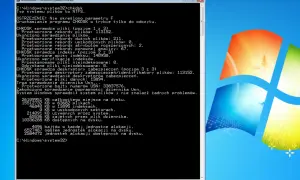 Wyniki skanowania systemu plików w wierszu poleceń. CHKDSK sprawdza pliki, indeksy i deskryptory zabezpieczeń.
