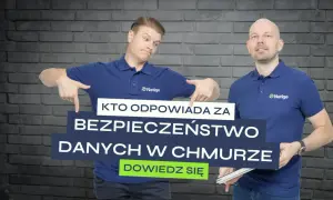 Dwóch mężczyzn w koszulkach Netige omawia bezpieczeństwo w chmurze. Napis: "Kto odpowiada za bezpieczeństwo danych w chmurze? Dowiedz się".