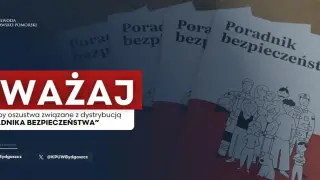 Uważaj na oszustwa związane z dystrybucją "Poradnika Bezpieczeństwa". Na zdjęciu widać stos materiałów informacyjnych.