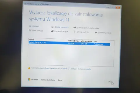 Instalator Windows 11 nie widzi dysku SSD. Wyświetla komunikat o błędzie instalacji na dysku 0.