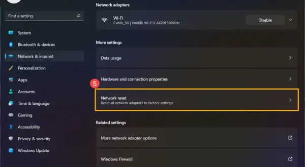 Gdy laptop gubi WiFi, w Ustawieniach sieciowych wybierz "Resetowanie sieci", aby przywrócić ustawienia fabryczne adapterów.