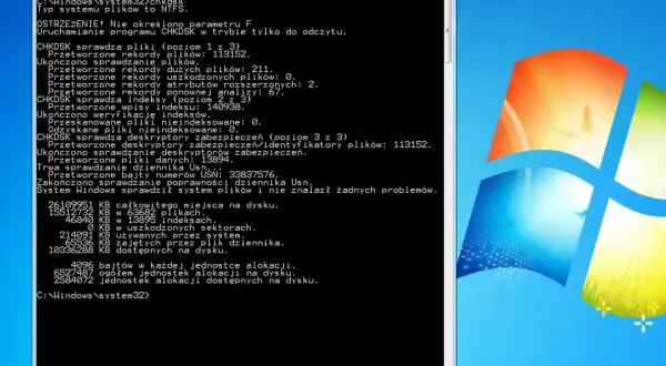 Wyniki skanowania systemu plików w wierszu poleceń. CHKDSK sprawdza pliki, indeksy i deskryptory zabezpieczeń.