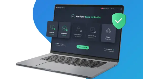 Program antywirusowy na komputerze AVG Free Antivirus pokazuje podstawową ochronę. Kliknij "RUN SMART SCAN" dla bezpieczeństwa.