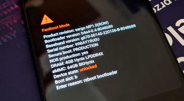 Telefon z odblokowanym bootloaderem w trybie Fastboot. To pierwszy krok do instalacji Linuxa na telefonie.