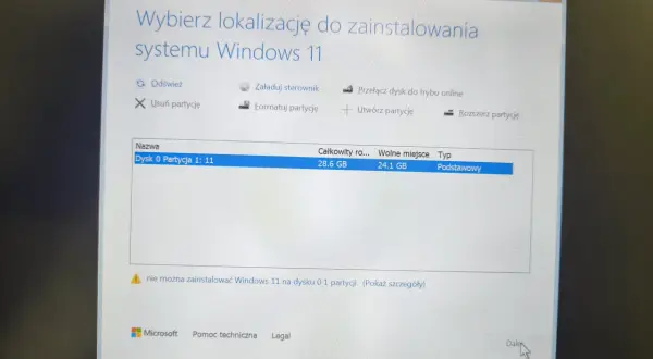 Instalator Windows 11 nie widzi dysku SSD. Wyświetla komunikat o błędzie instalacji na dysku 0.