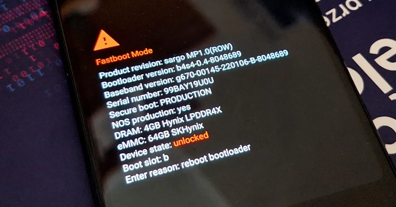 Telefon z odblokowanym bootloaderem w trybie Fastboot. To pierwszy krok do instalacji Linuxa na telefonie.