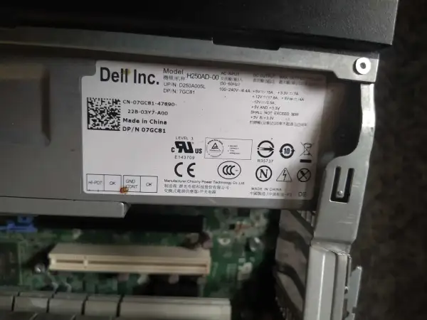 Zasilacz Dell Optiplex 990 specyfikacja: model H250AD-00, 250W mocy, Made in China.