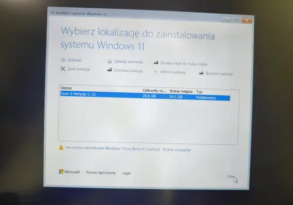 Instalator Windows 11 nie widzi dysku SSD. Wyświetla komunikat o błędzie instalacji na dysku 0.
