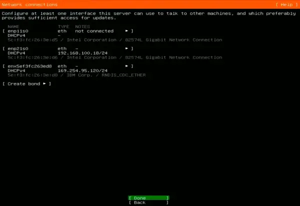 Konfiguracja sieci na routerze Linux. Widoczne interfejsy sieciowe, jeden niepołączony, dwa z adresami IP.